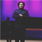 Profesor de música imparte clases de piano y lenguaje musical. Cualquier edad y nivel